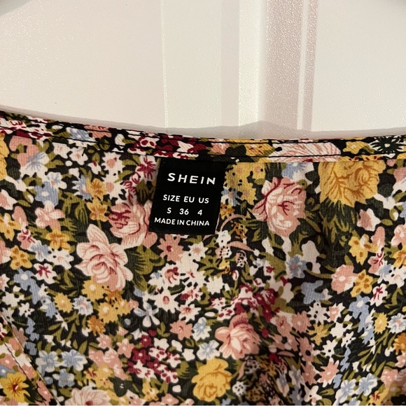 NWOT SHEIN Size 4 Black Floral Long Sleeve Dress- Small - Picture 5 of 5